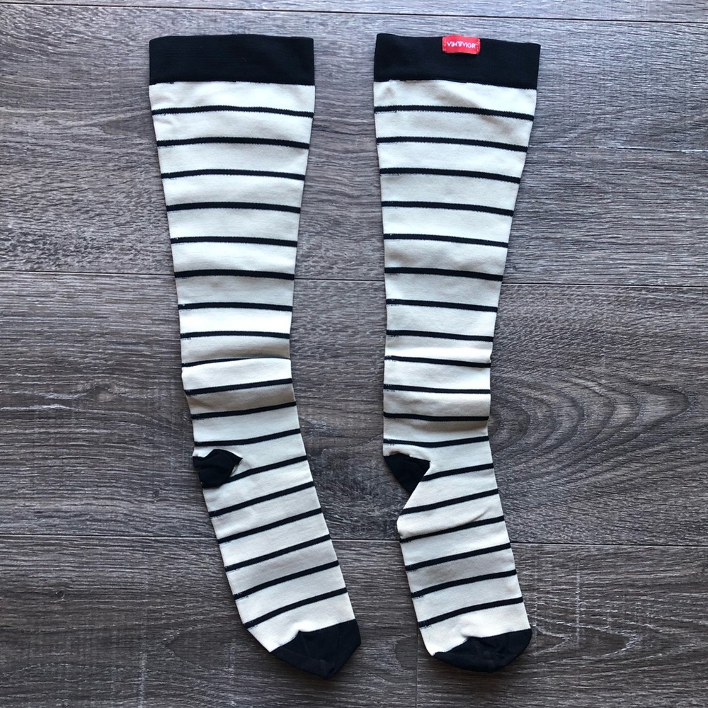 🚫SOLD🚫 VIM & VIGR Women’s Striped Nylon Compression Socks EUC